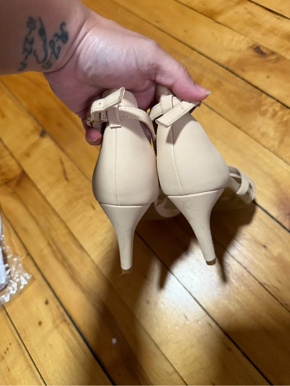 Dream Paris Criss Cross Heeled Wedding Sandal Light Tan/ Cream Size 7.5